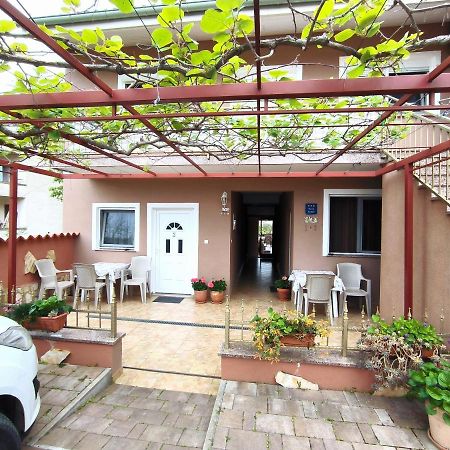 Kadumi Rooms Katarina מראה חיצוני תמונה