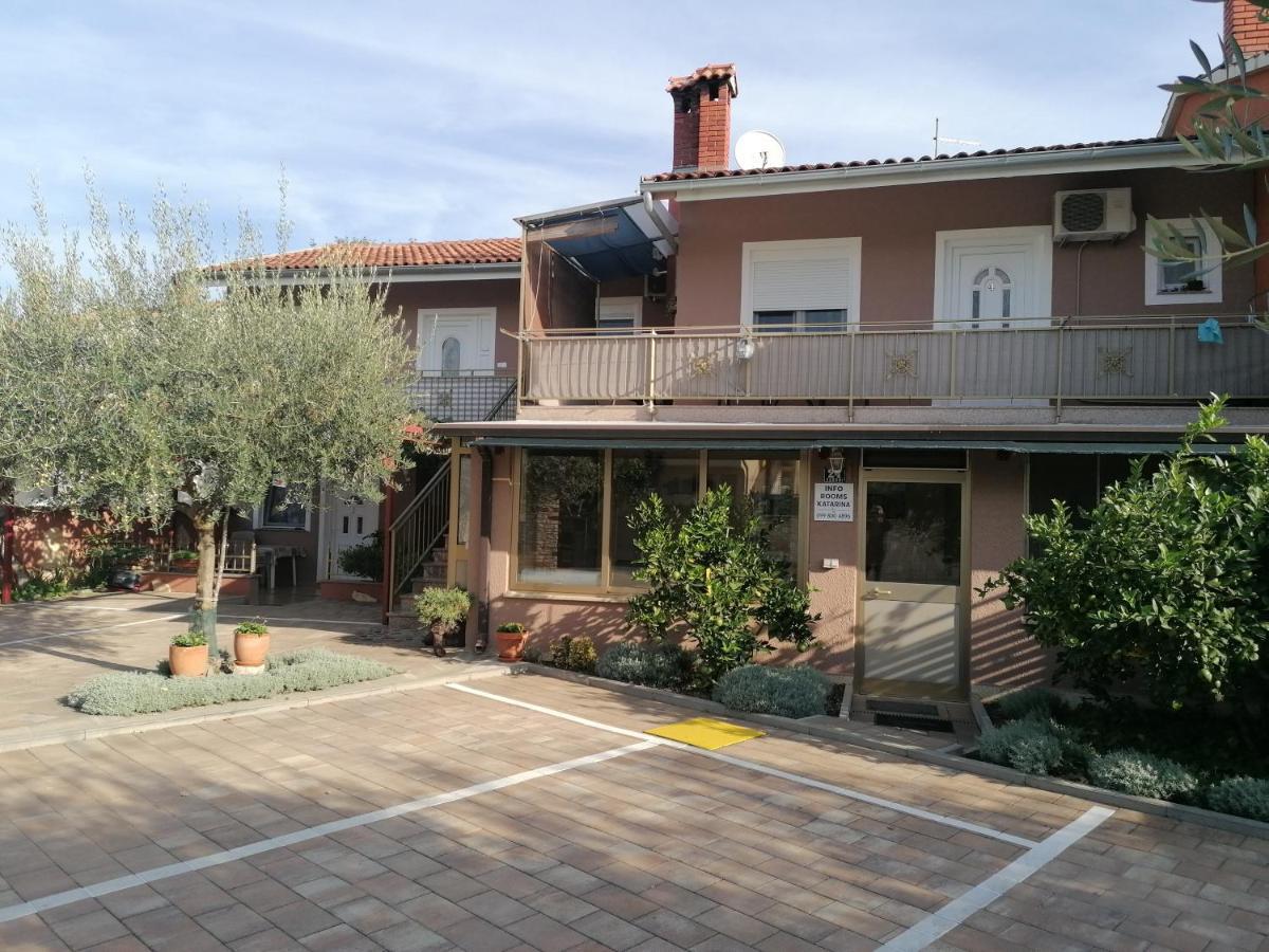 Kadumi Rooms Katarina מראה חיצוני תמונה