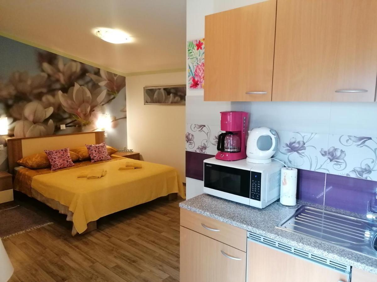 Kadumi Rooms Katarina מראה חיצוני תמונה