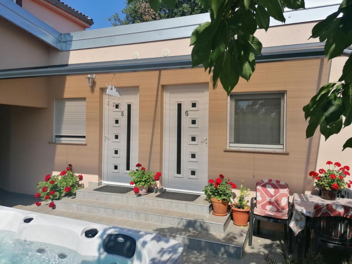 Kadumi Rooms Katarina מראה חיצוני תמונה