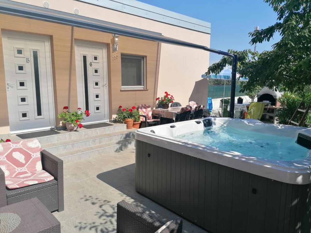 Kadumi Rooms Katarina מראה חיצוני תמונה