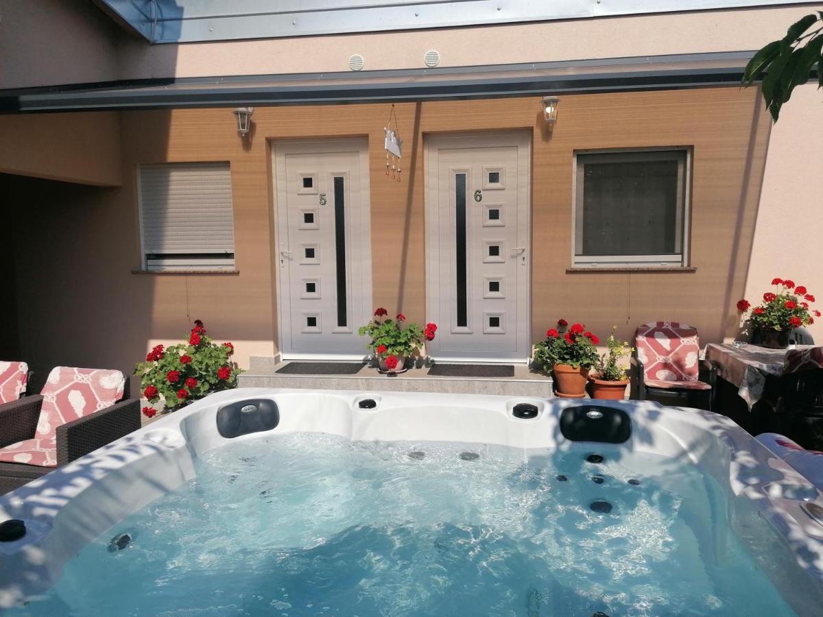 Kadumi Rooms Katarina מראה חיצוני תמונה