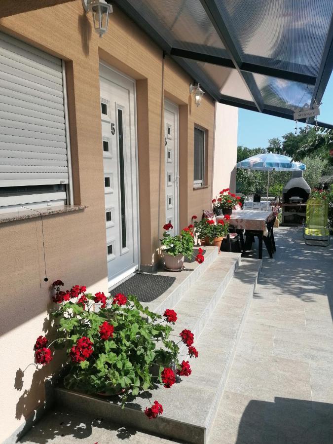 Kadumi Rooms Katarina מראה חיצוני תמונה