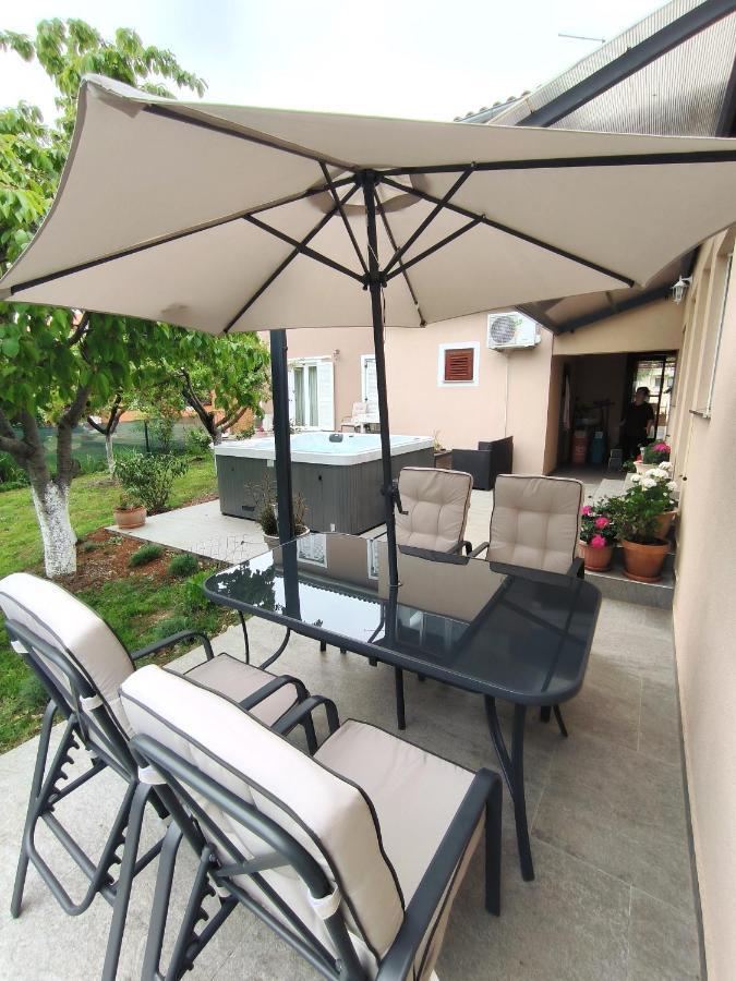 Kadumi Rooms Katarina מראה חיצוני תמונה