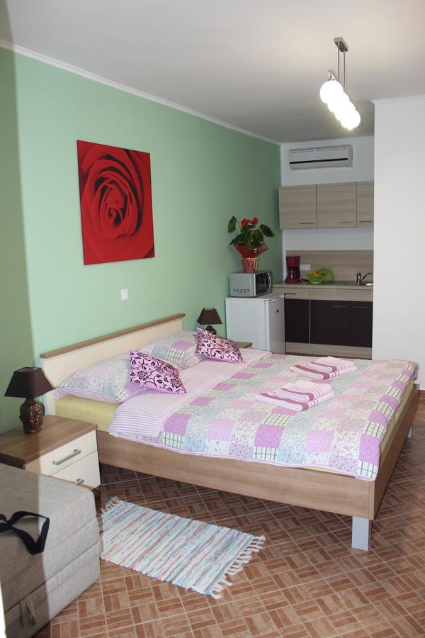 Kadumi Rooms Katarina מראה חיצוני תמונה