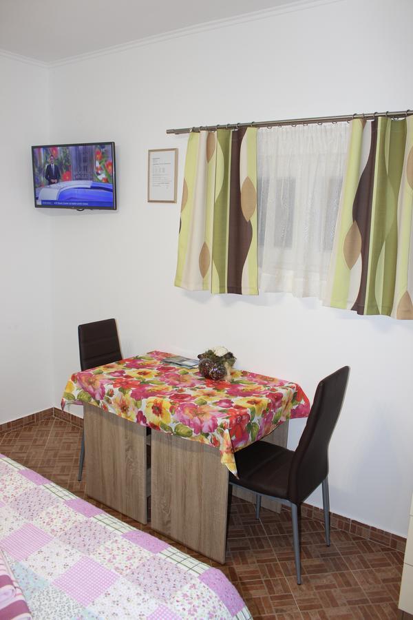 Kadumi Rooms Katarina מראה חיצוני תמונה