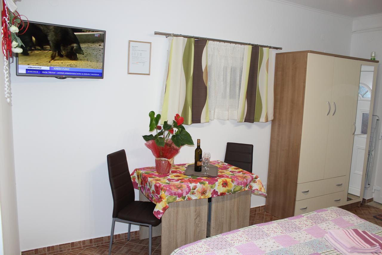 Kadumi Rooms Katarina מראה חיצוני תמונה