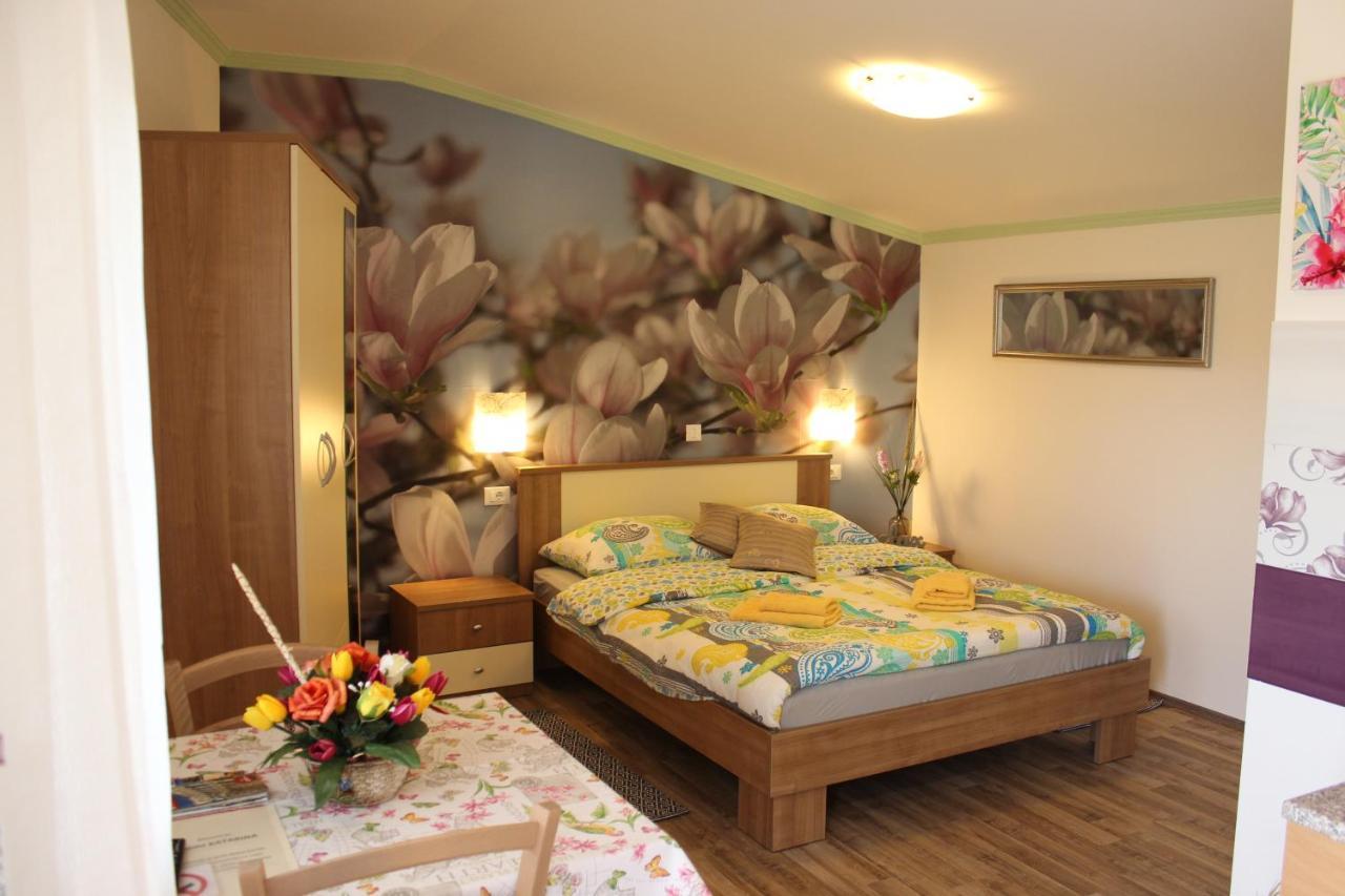 Kadumi Rooms Katarina מראה חיצוני תמונה